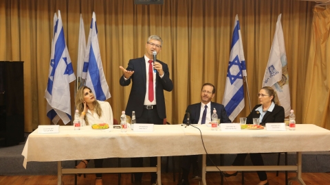 נשיא המדינה ורעייתו ביקרו ברמלה 3.jpeg